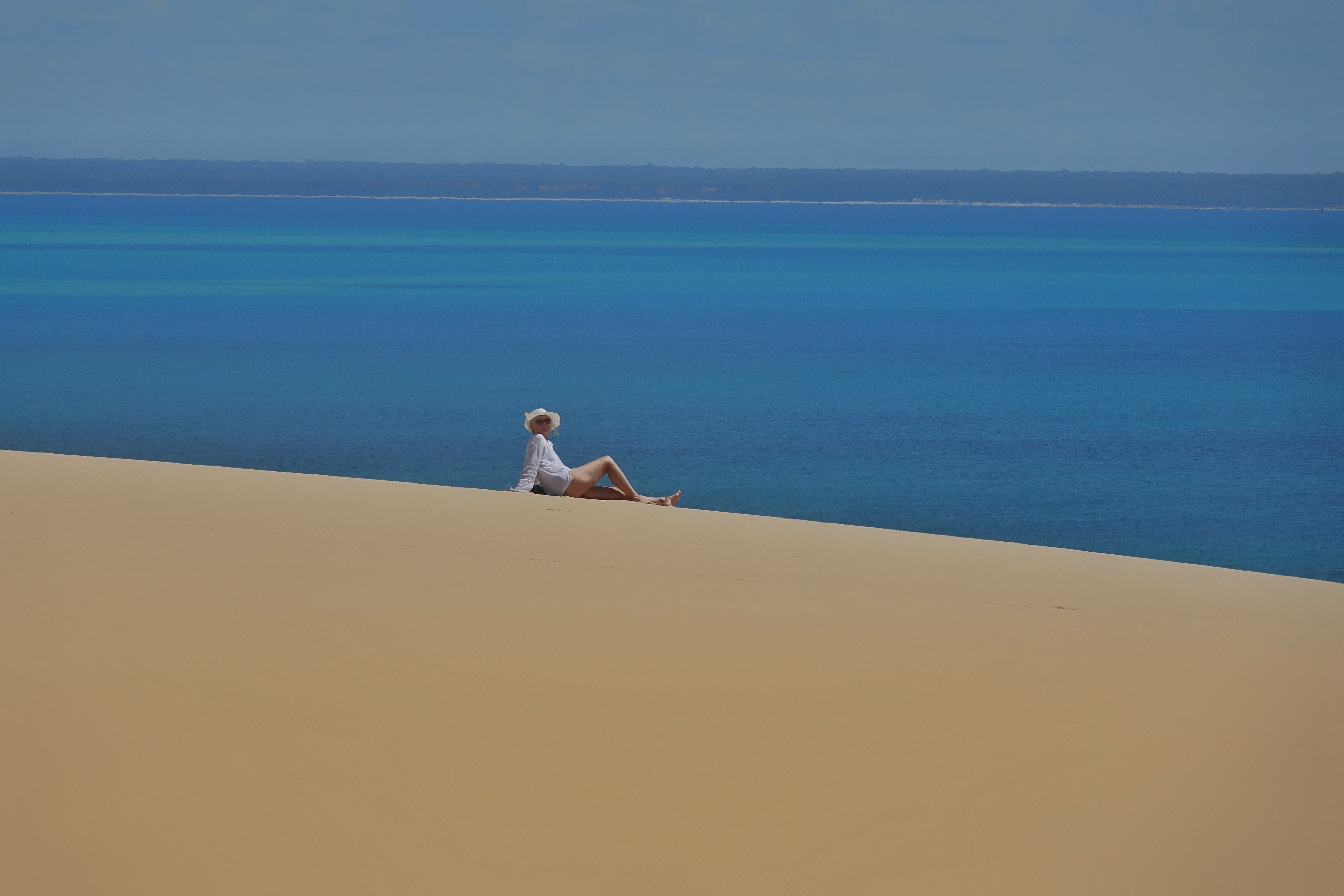 Dune et mer bleue près de Vilanculos
